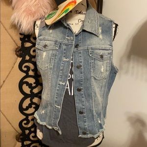Silver Jeans crop sleeveless jacket
